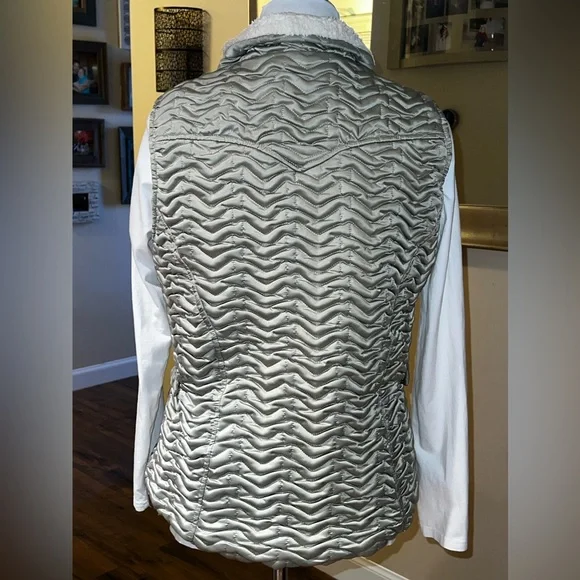 Cowgirl Up Puffer Vest - Picture 6 of 9